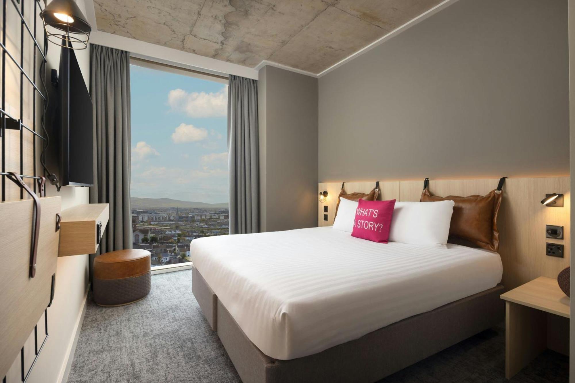 Moxy King Room